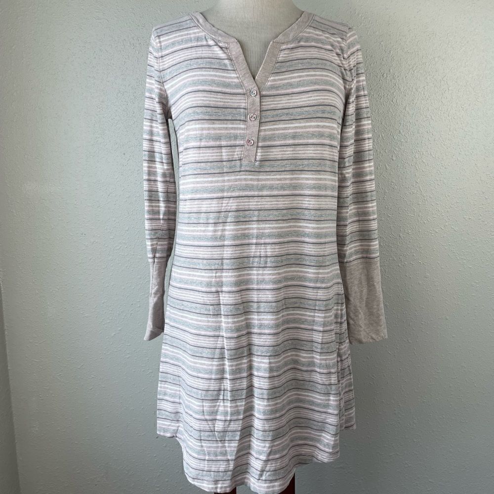 Cynthia Rowley Long Quarter Button Down T-Shirt Size S EUC